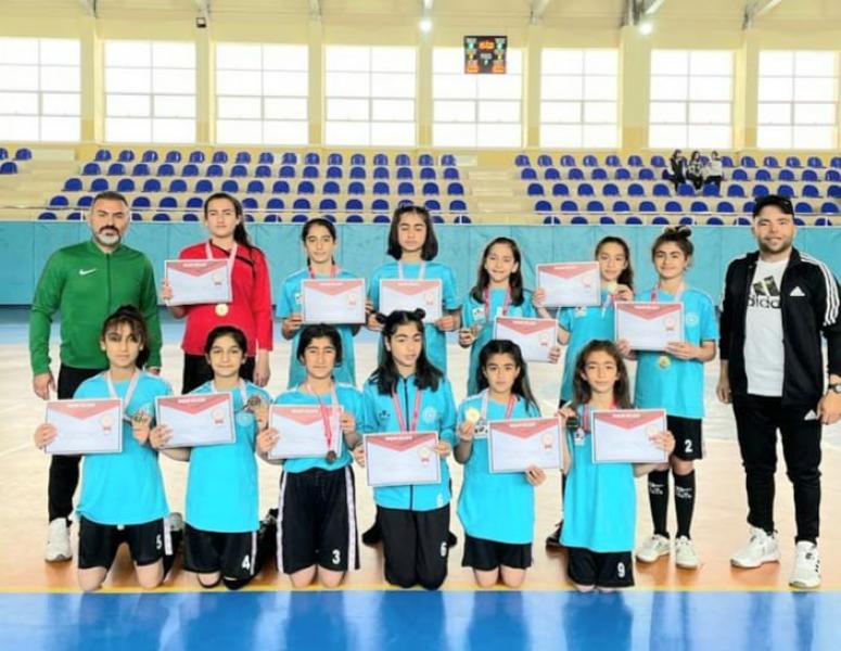 2 TAKIMLA YARI FİNALDELER