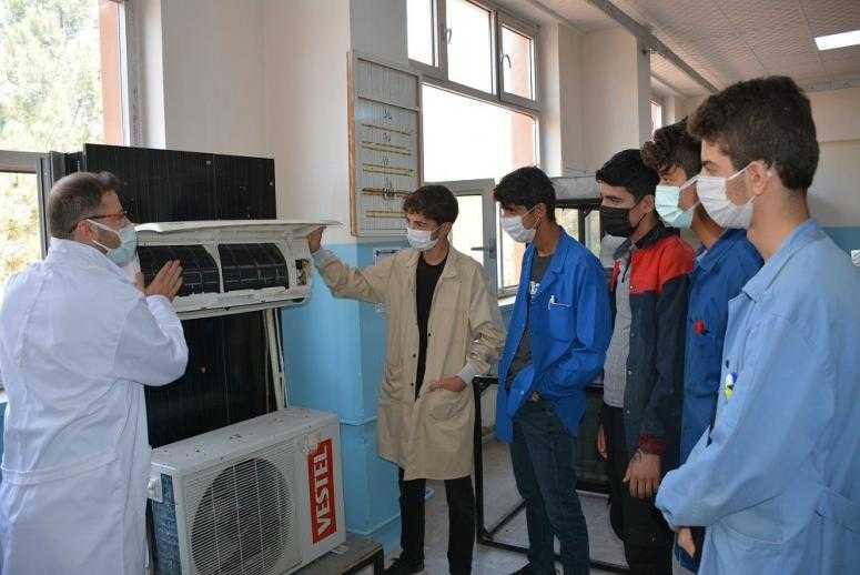 Bu okulda herkes, usta olarak mezun oluyor