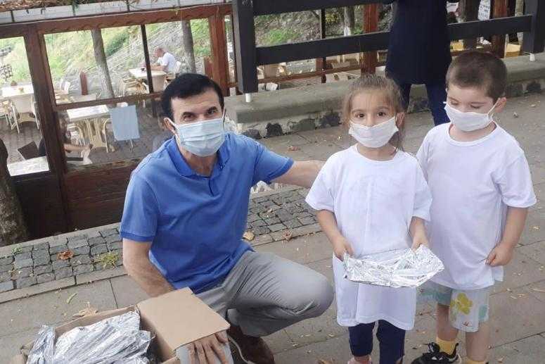 Fındık işçisi çocuklarına Tanrıseven’den şefkat eli