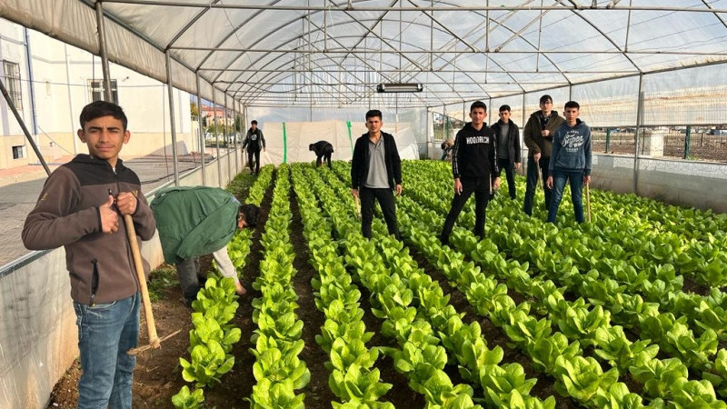 Belediye meslek liselerine maddi desteğini sürdürüyor
