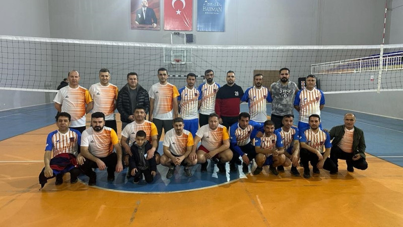 Müdürlükler arası voleybol dostluk turnuvası düzenledi