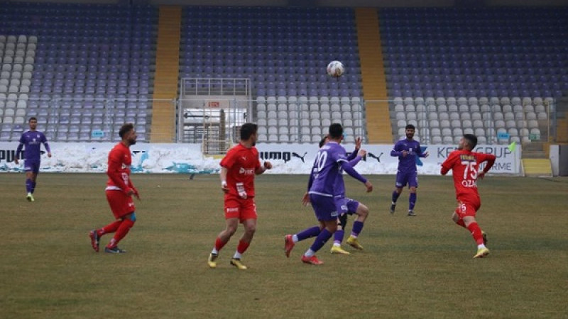 PETOLSPOR SON DAKİKADA 1 PUANI KURTARDI