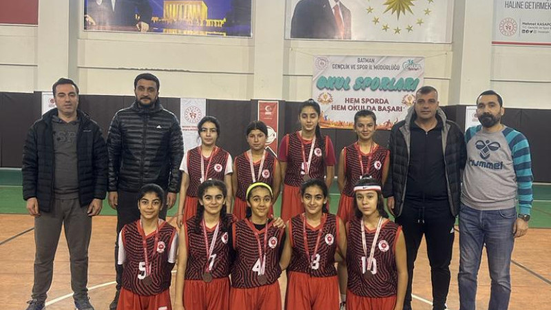 POTANIN ŞAMPİYON KIZLARI  DİYARBAKIR’DA
