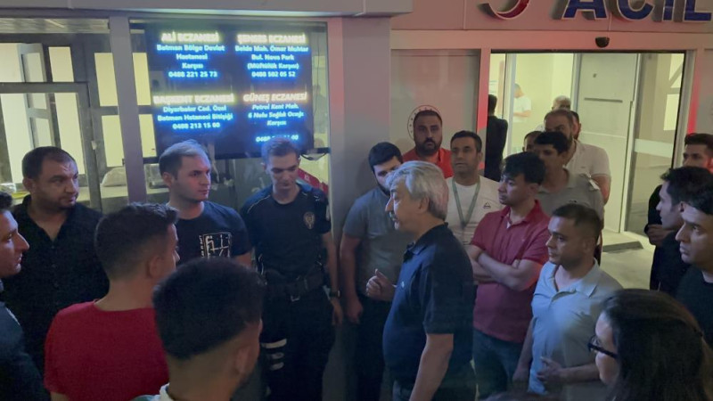 Yunus ekibi kaza yaptı : 2 polis yaralı   