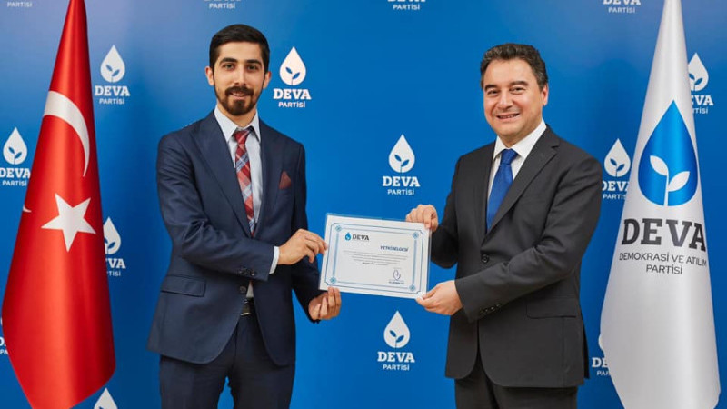 DEVA PARTİSİNDE TOPLU İSTİFA!