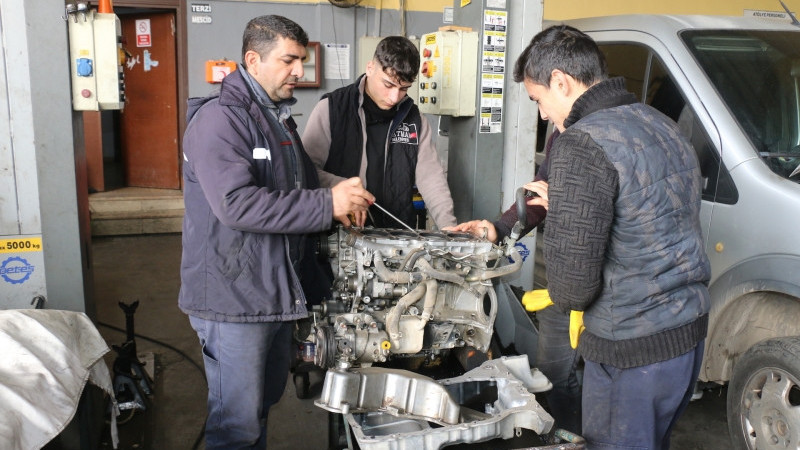 USTALARDAN STAJYERLERE TAVSİYE; ÖNCE İŞ GÜVENLİĞİ