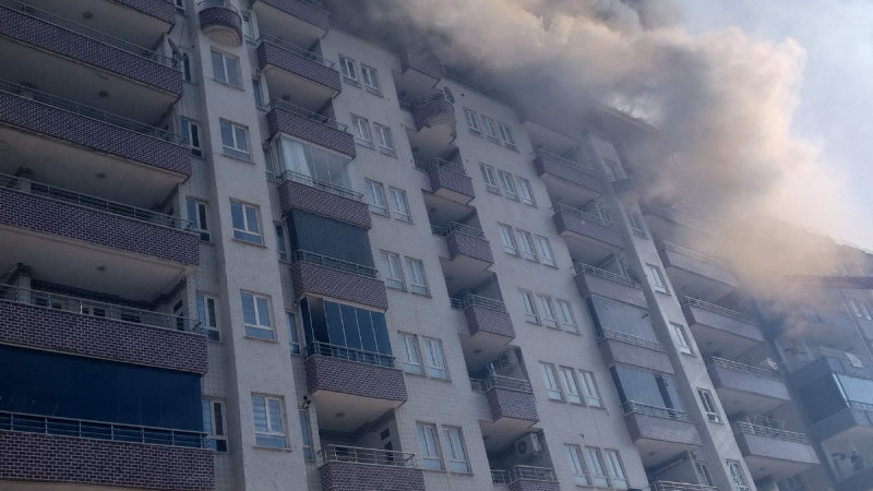 Korkutan Yangın Büyümeden Söndürüldü
