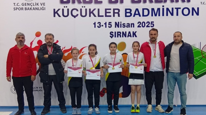 KÜÇÜK KIZLARIMIZ BADMİNTON’DA TÜRKİYE FİNALİNDE