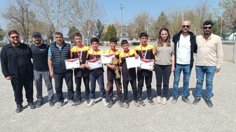 KÖY OKULLAR BAŞARIDAN BAŞARIYA KOŞUYOR