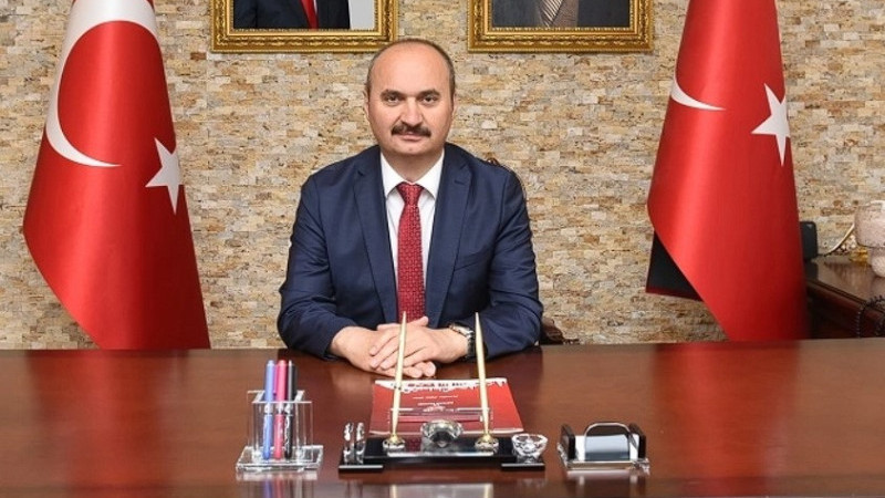 VALİ CANALP'TEN 23 NİSAN MESAJI