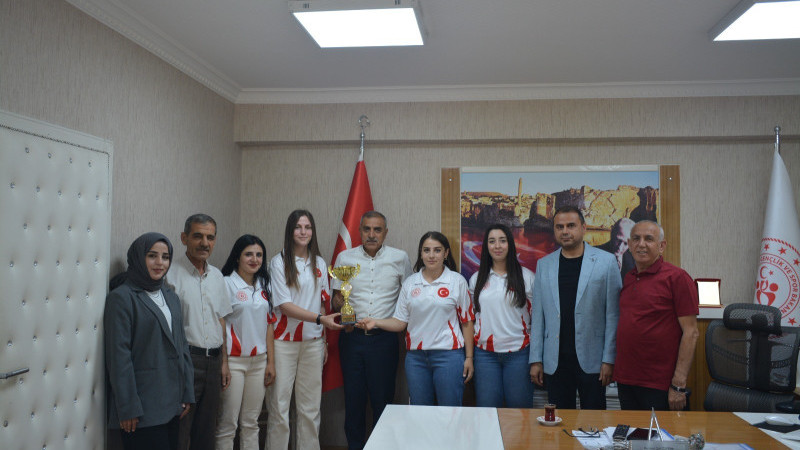 ÖZPERK, TÜRKİYE ŞAMPİYONLARINI AĞIRLADI