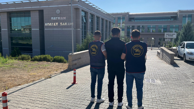 DOLANDIRICILIK FİRARİSİ YAKALANDI