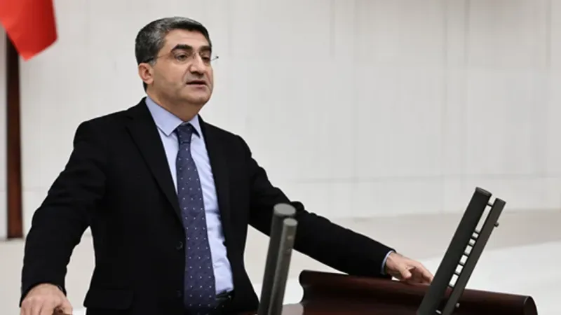 Ekmen, “Batman’da su var ama yönetim yok!”