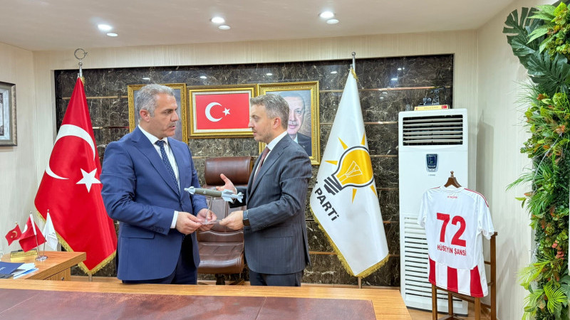 BAKAN YARDIMCISI COŞTU’DAN BATMAN’A ZİYARET: İL BAŞKANLIĞINDA TEŞKİLATLA BULUŞTU