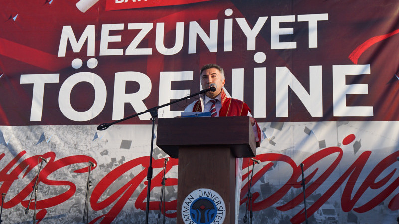 Batman Üniversitesi’nde Mezuniyet Coşkusu
