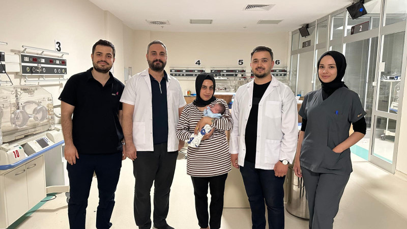 27 Haftalık doğan Sevda bebek 60 günlük yaşam mücadelesini kazandı