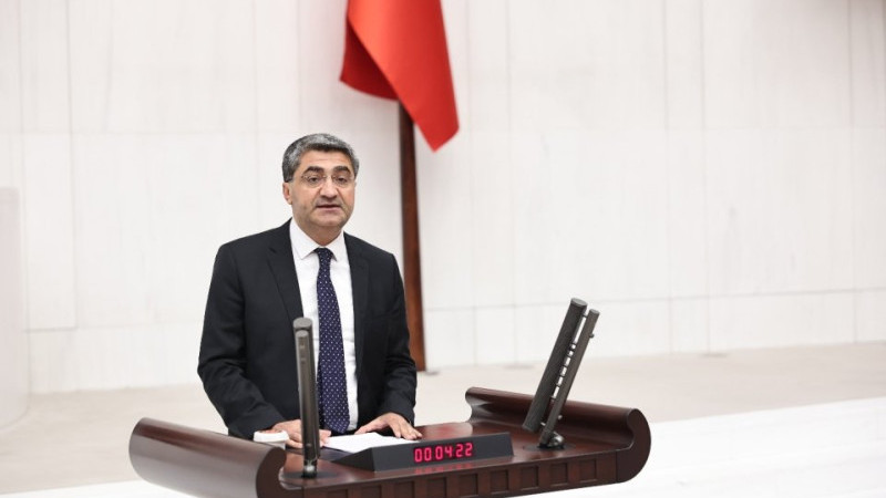Ekmen, “Yargısal süreçler siyasi iklimi etkileyebilir”