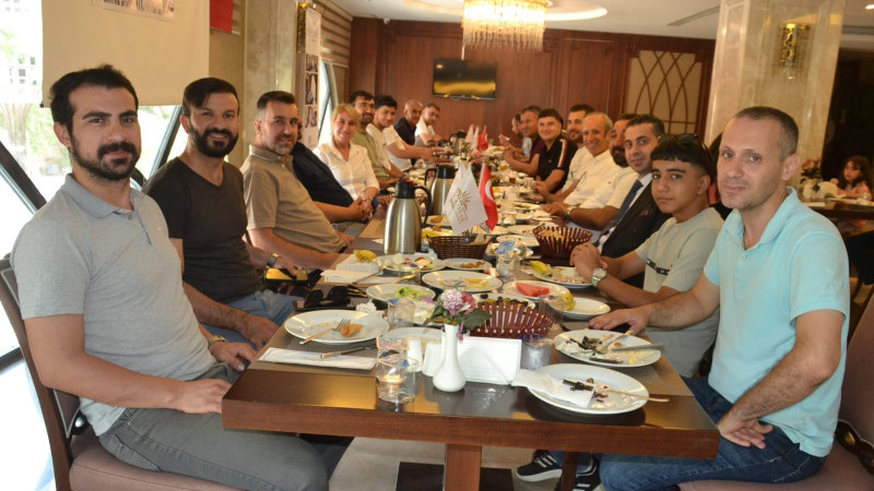 Batmanlı Gazetecilere Anlamlı Kahvaltı Programı