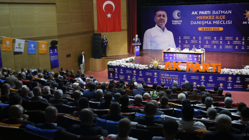 AK Parti Teşkilatı Mahalle Başkanlarıyla buluştu