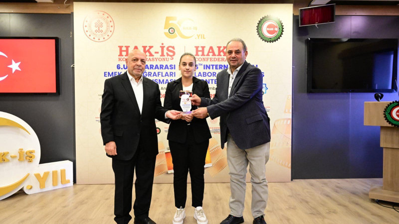 Seyran Kartal “Uluslararası Emek Fotoğrafları” Yarışmasında Ödül Aldı