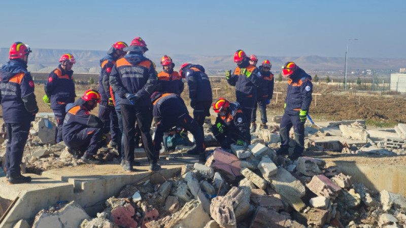 BATMAN BELEDİYESİ AFET İŞLERİ MÜDÜRLÜĞÜ ÇALIŞMALARINI SÜRDÜRÜYOR
