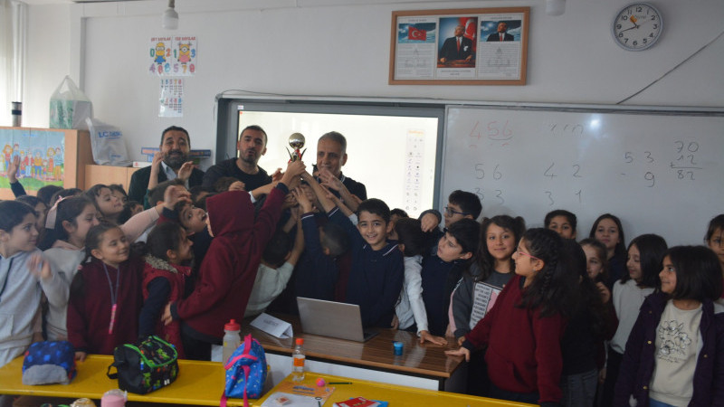 ASKF BAŞKANI AKYOL’DAN MİNİK ŞAMPİYONLARA ZİYARET