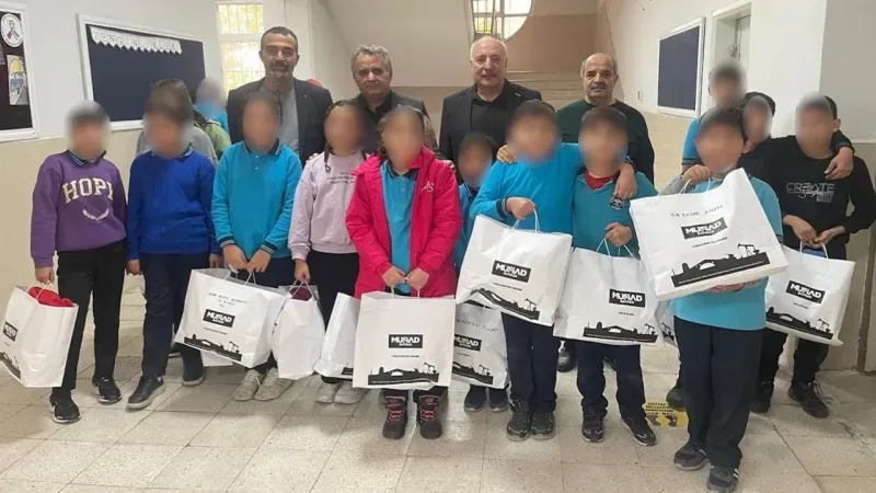 MÜSİAD Batman’dan 850 öğrenciye kışlık mont ve bot desteği