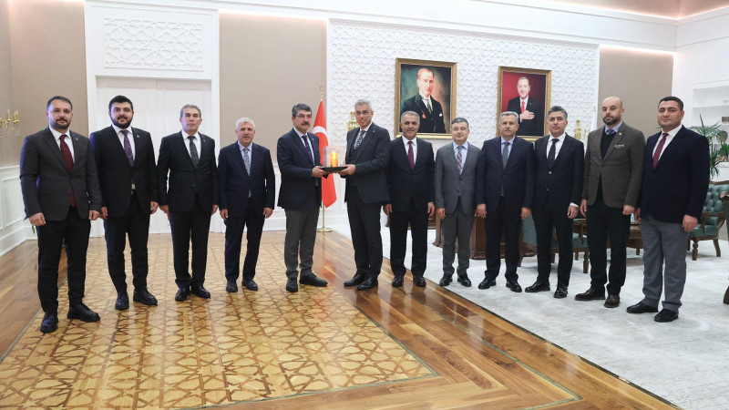 NASIROĞLU, BATMAN’IN SAĞLIK DOSYASINI BAKANLIĞI’NA TAŞIDI