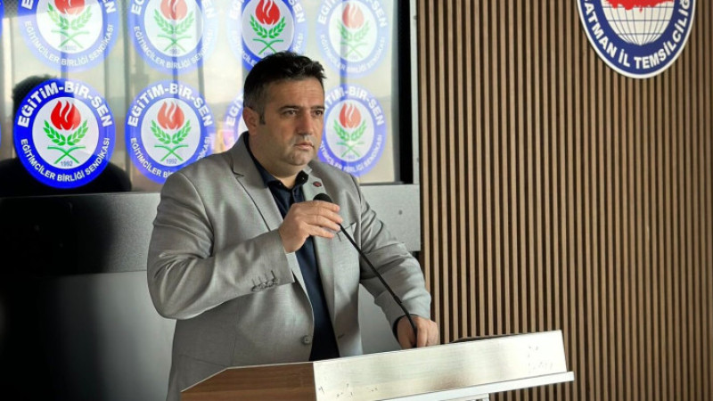 Önlü, “İnsan haklarını savunmak, insanın haysiyetini savunmaktır”