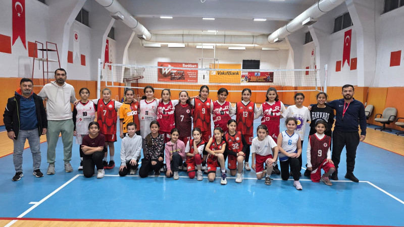 TPAO Batman Petrolspor’da genç yetenekler parkeye çıkıyor