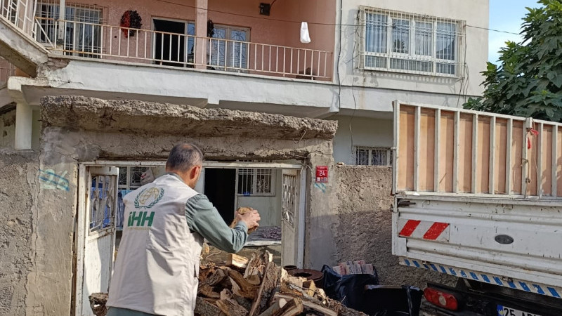 İHH BATMAN’DAN YETİM VE İHTİYAÇ SAHİPLERİNE 20 TON ODUN DESTEĞİ