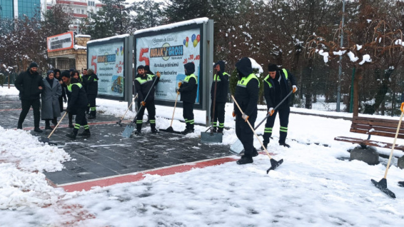 Batman Belediyesi Karla Mücadelede Sahada
