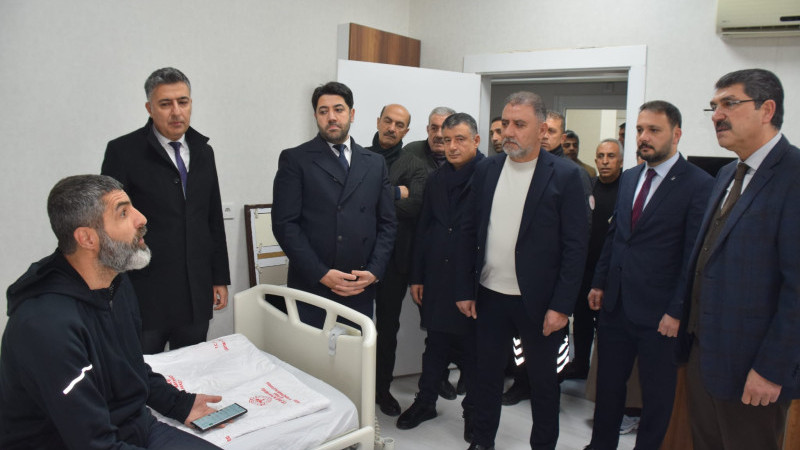 NASIROĞLU’NDAN HASTANE ZİYARETİ