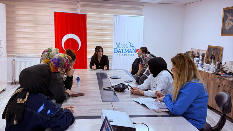 “ÖĞRENEN MAHALLELER, BİLİNÇLİ AİLELER” PROJESİ DEVAM EDİYOR