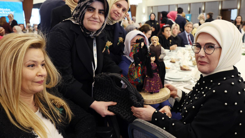 AKSOY’DAN EMİNE ERDOĞAN’A BATMAN HATIRASI