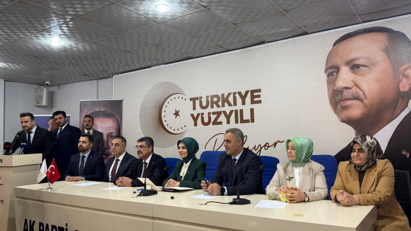 Bakan Göktaş’tan AK Parti Batman İl Başkanlığı’na ziyaret