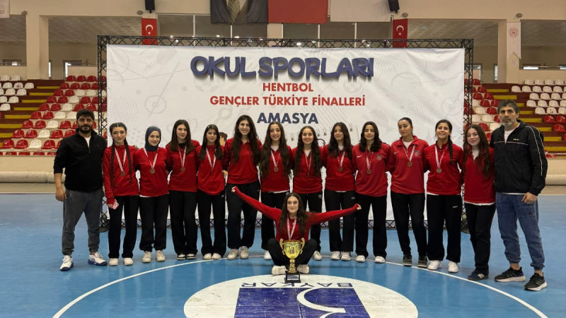 BATMAN SPOR LİSESİ KIZ HENTBOL TAKIMI TÜRKİYE ÜÇÜNCÜSÜ OLDU