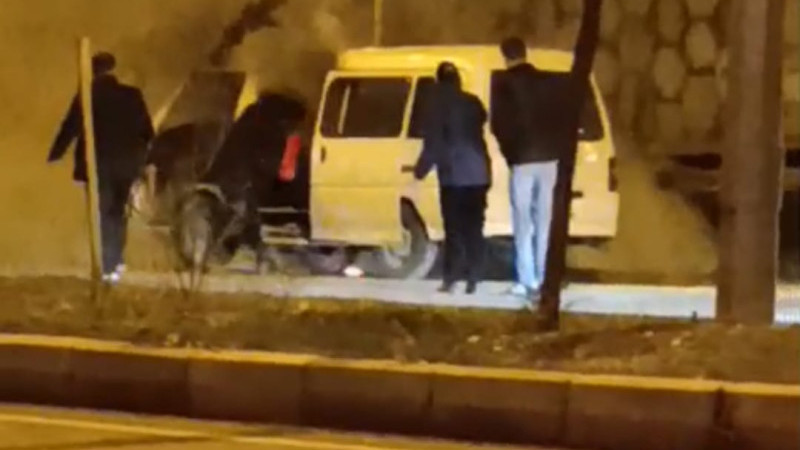 SEYİR HALİNDEKİ ARAÇTA YANGIN ÇIKTI