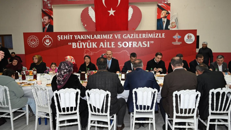 VALİ CANALP SASON’DA VATANDAŞLARLA İFTAR YAPTI