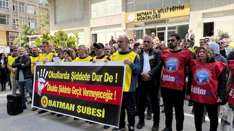 OKULLARDA ŞİDDET ALARMI : “ARTIK YAPISAL BİR SORUN”