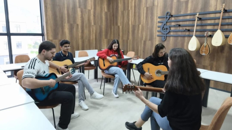 SASON'DA GENÇLERE ÜCRETSİZ MÜZİK EĞİTİMİ