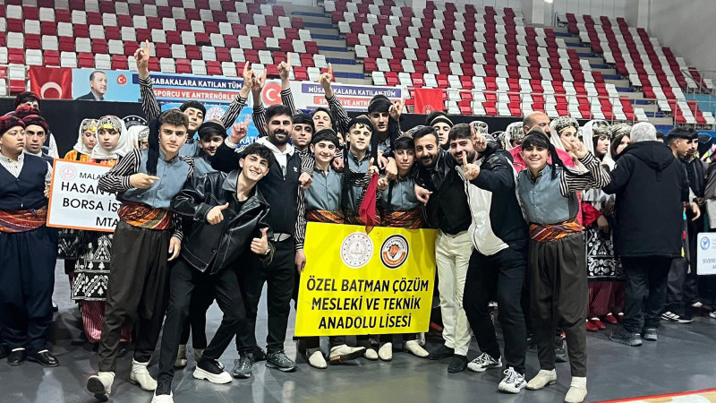 Batman Lisesi sahneyi titretti; Bölge ikinciliği geldi!