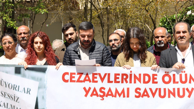 İHD : “Tecrit Uygulamaları Son Bulmalı”