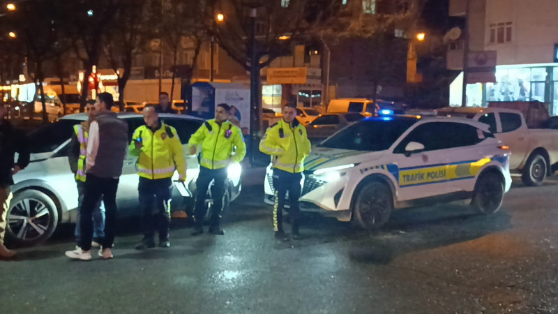 KAÇAN SÜRÜCÜ YARALI BIRAKTI