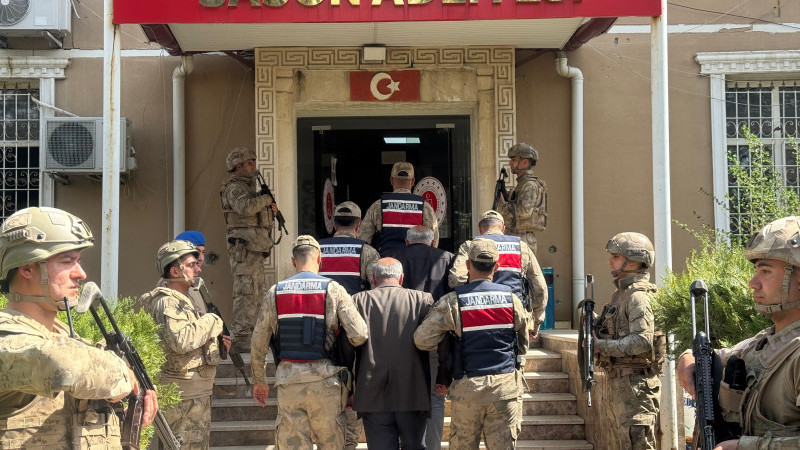 SASON’DA KAÇAK SİLAH OPERASYONU; ÇOK SAYIDA MALZEME ELE GEÇİRİLDİ