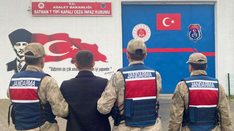 72 ARANAN ŞAHIS YAKALANDI VE TUTUKLANDI