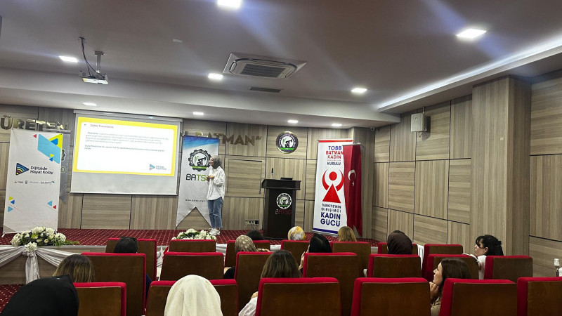 BATSO’DA KADIN GİRİŞİMCİLERE E-TİCARET VE HİBE DESTEĞİ SEMİNERİ