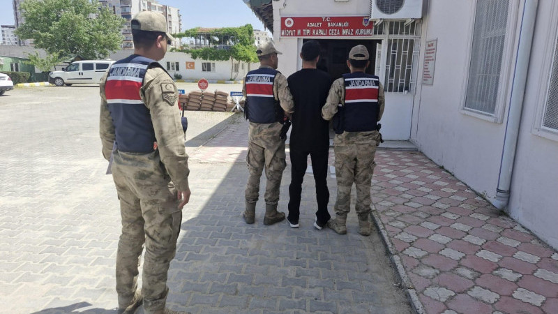 JANDARMA 36 HÜKÜMLÜYÜ YAKALADI