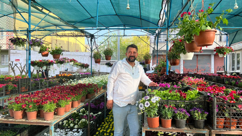 YAZLA BİRLİKTE ÇİÇEKLERE İLGİ ARTTI