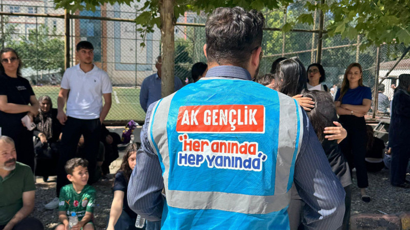 AK GENÇLİK'TEN SINAV DESTEĞİ